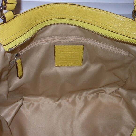 Coach F23284 genuine lether handbag - Picture 6 of 7